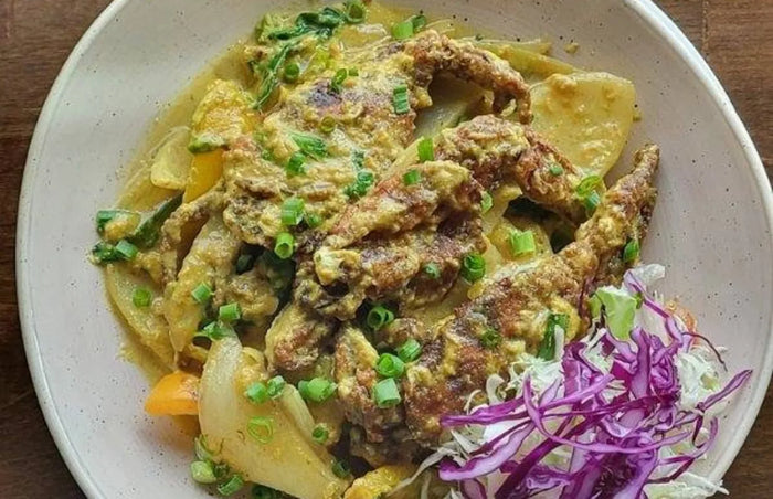 Deep-Fried Soft-Shell Crab, Stir-Fry with Curry Powder Sauce