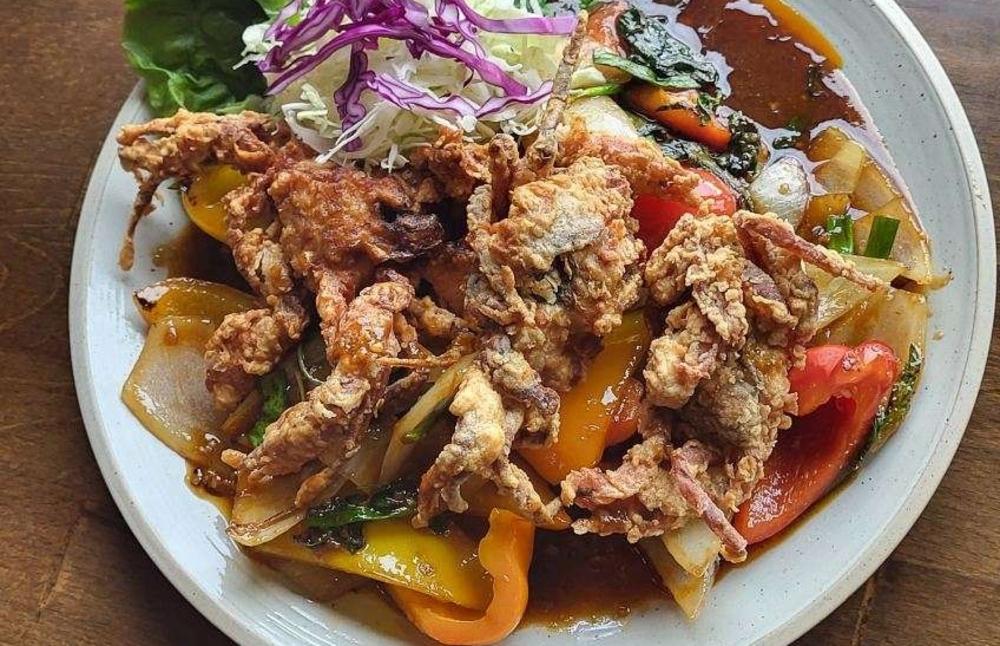Deep-Fried Soft-Shell crab, stir-fry with chili oil sauce